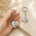Llavero con dije corazón de acero personalizado con texto o diseño