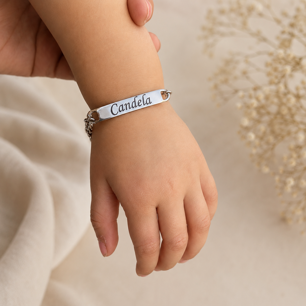 Pulsera rectangular de acero plateada para bebé personalizada con frase o diseño