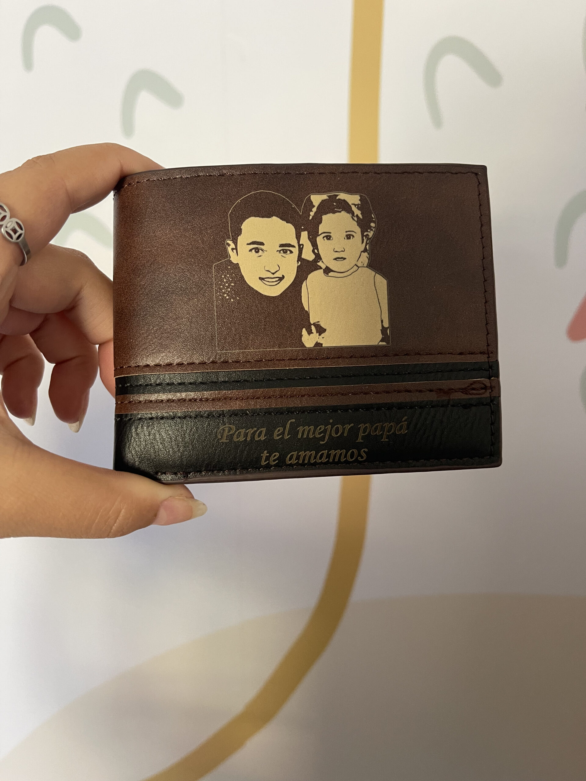 Billetera de hombre en ecocuero con grabado de foto - Imagen 4