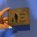 Billetera de hombre en ecocuero con grabado de texto o diseño
