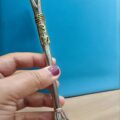 Bombilla de alpaca personalizada con grabado láser y apliques de bronce