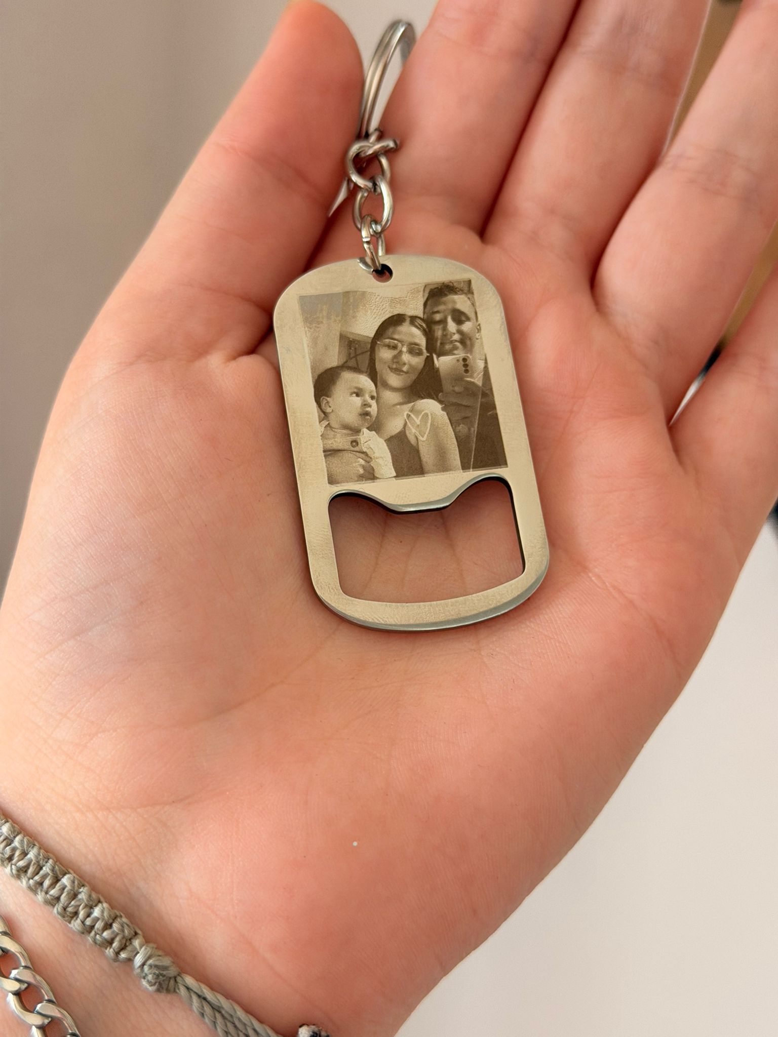 Llavero abridor personalizado con foto - Imagen 2