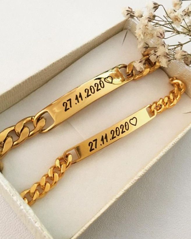 Pulsera rectangular de acero dorada personalizada con foto de mirada