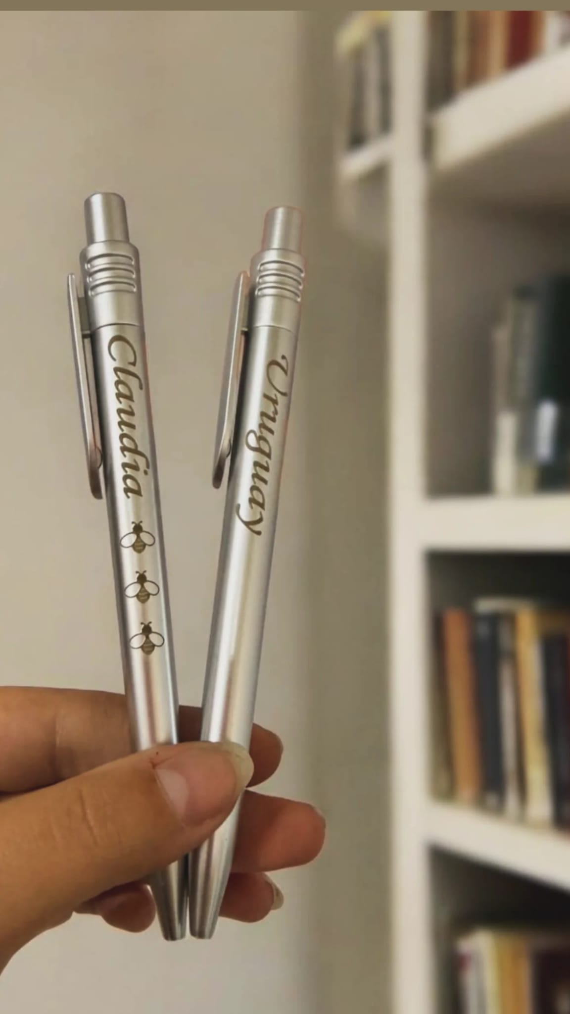 Lapicera plateada personalizada con grabado láser