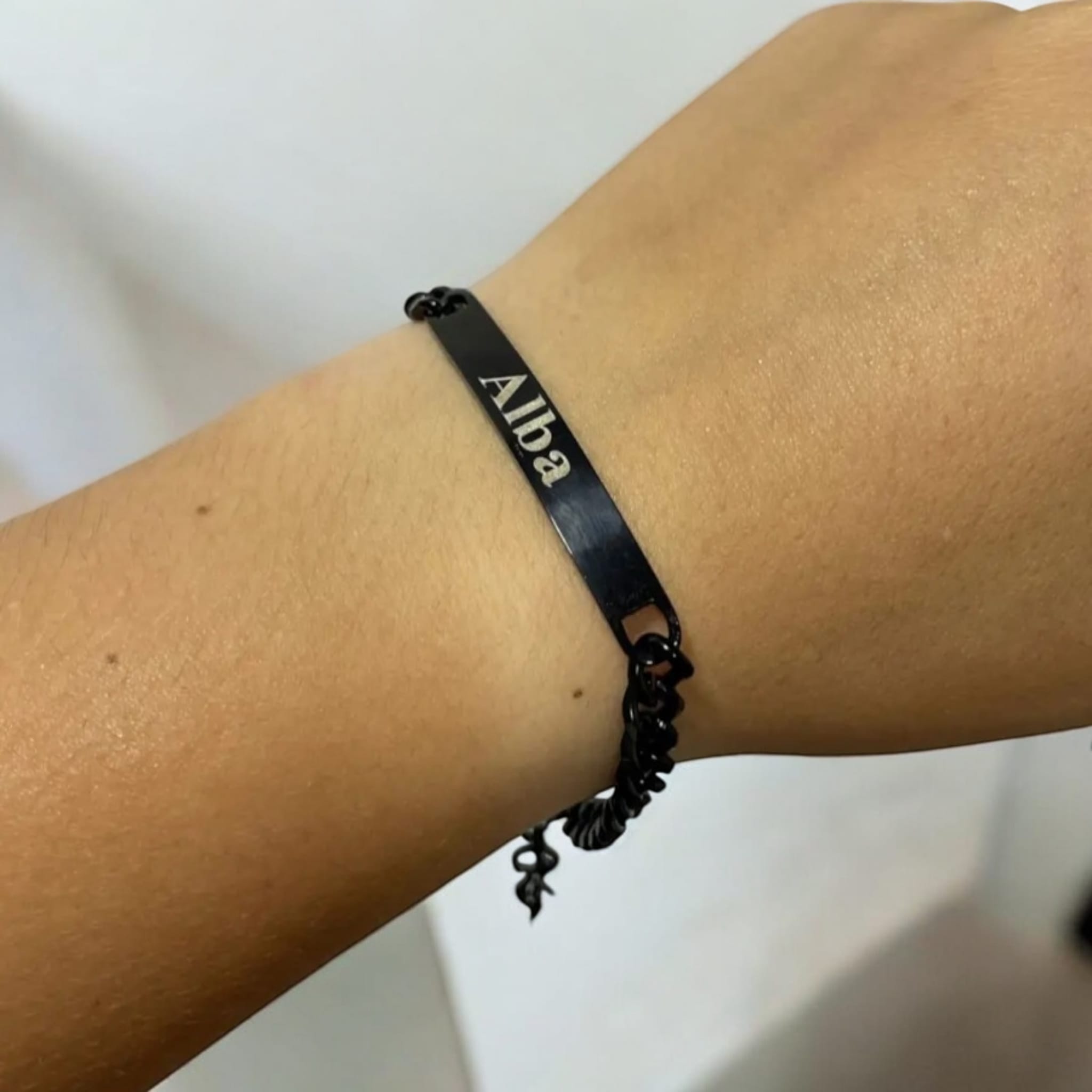 Pulsera rectangular de acero negra personalizada con texto o diseño - Imagen 6