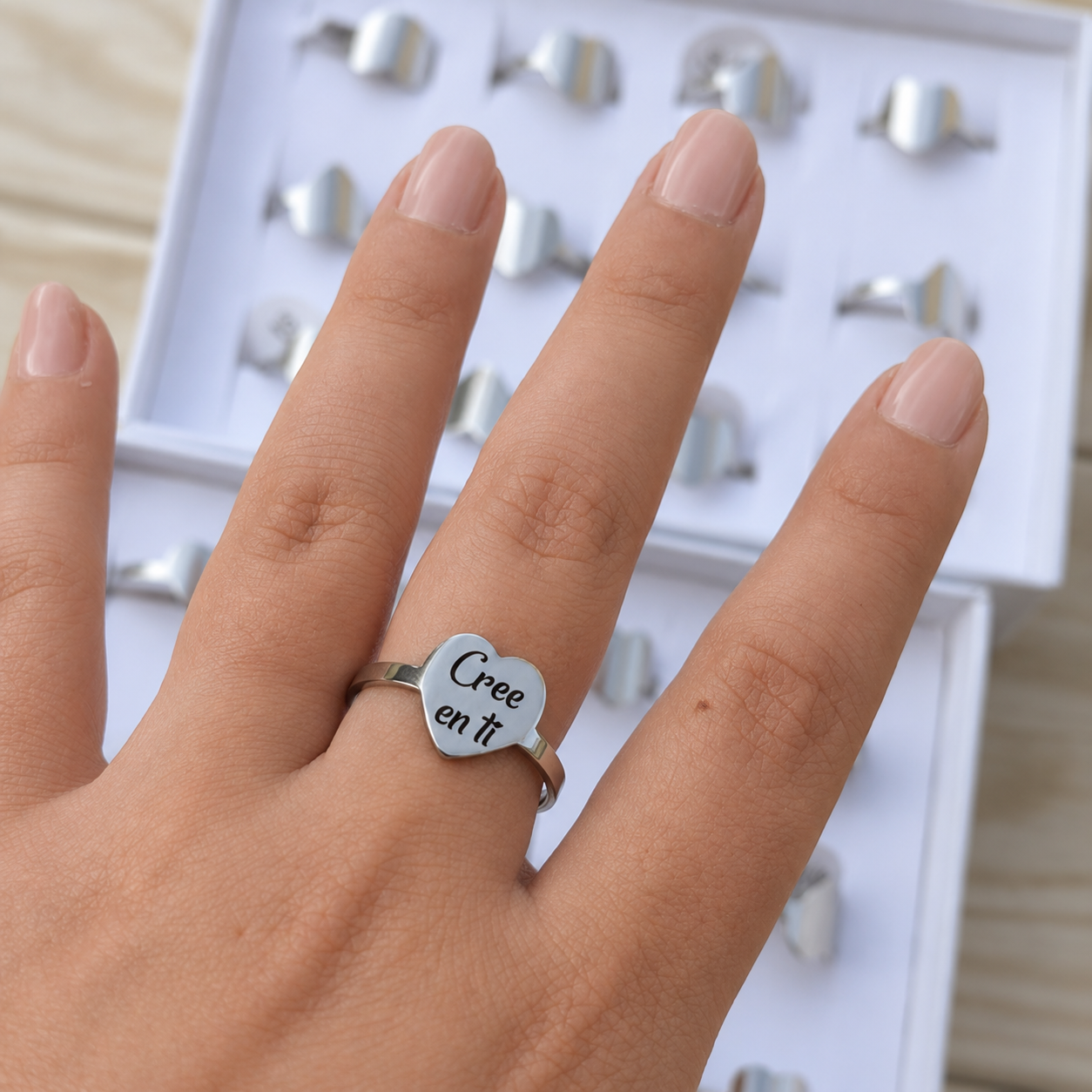 Anillo corazón personalizado con grabado láser - Imagen 2